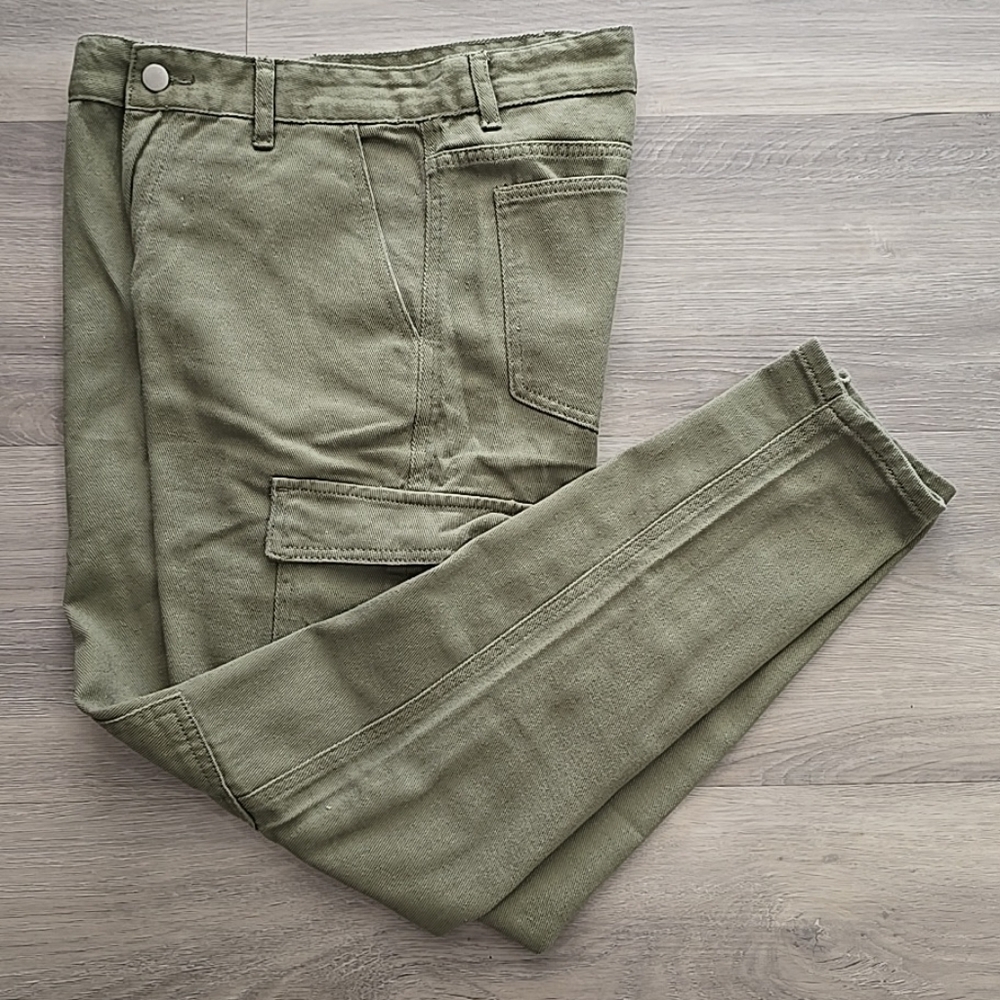 Olive Green Cargo Pants Brand new 28-31
